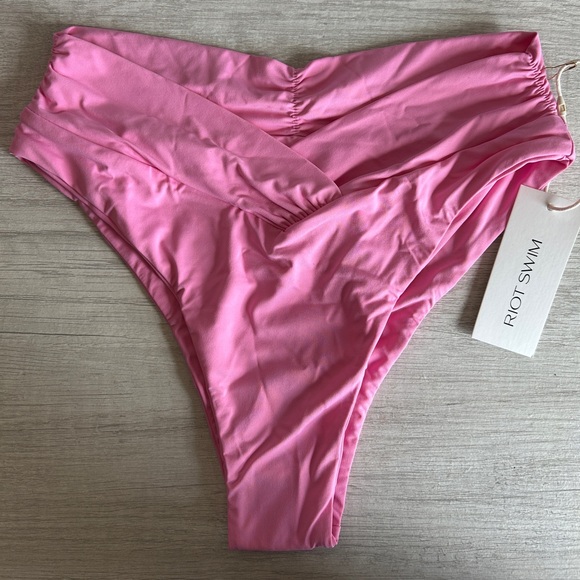 Riot Swim Pico Bikini in Bubblegum Pink - Picture 4 of 6